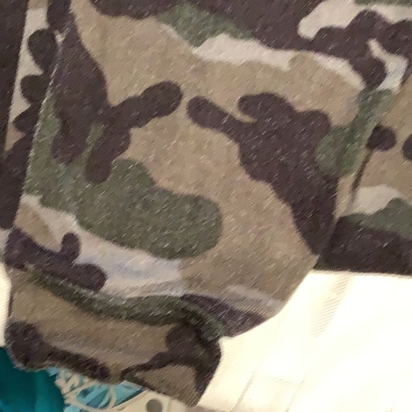 CAMOUFLAGE 2 PIECE PAJAMAS - Picture 5 of 6